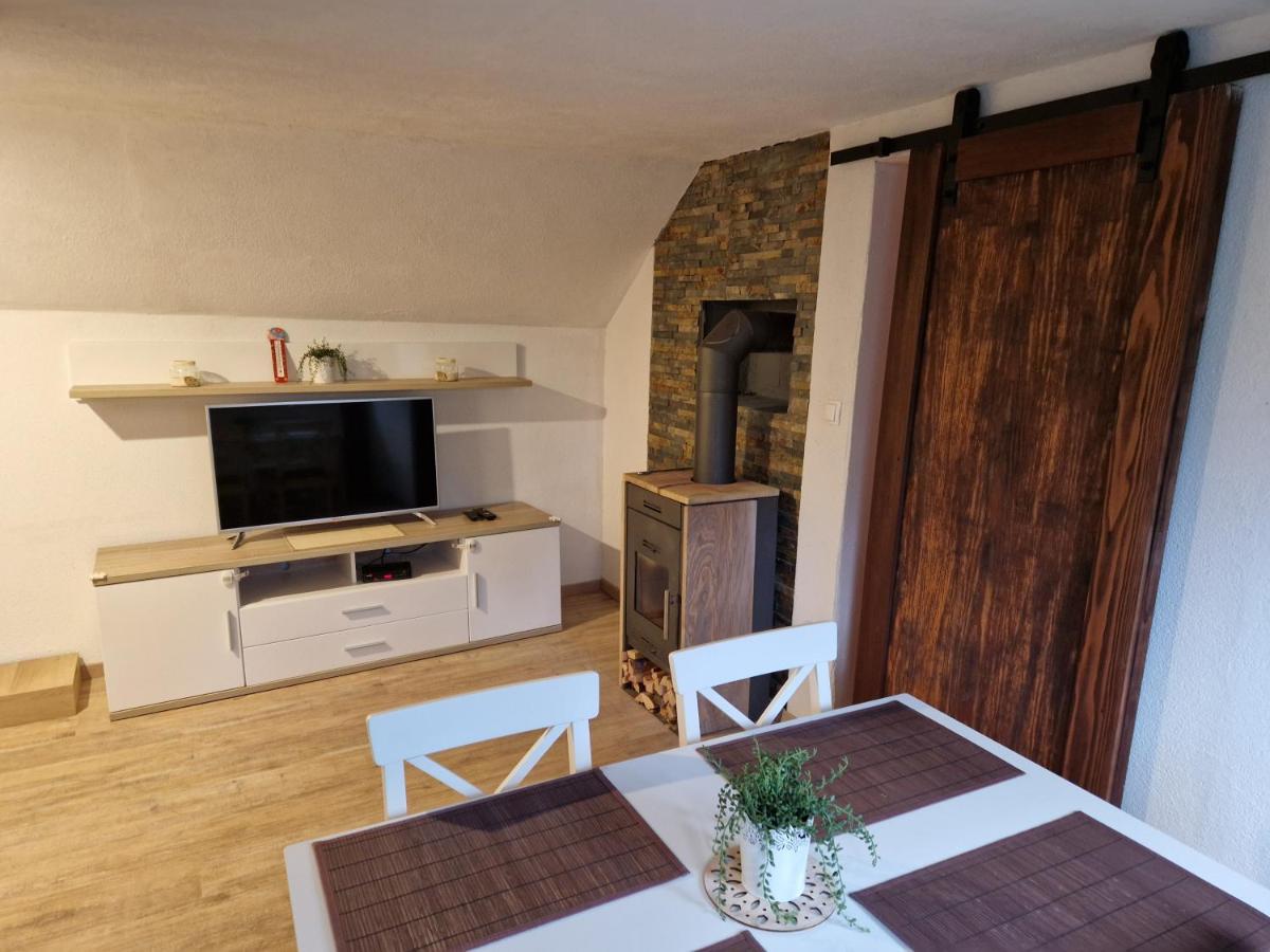 Koca Na Pikovem Apartman Črna na Koroškem Kültér fotó